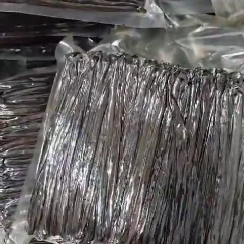 Foil-wrapped Indonesian vanilla bundles in stock
